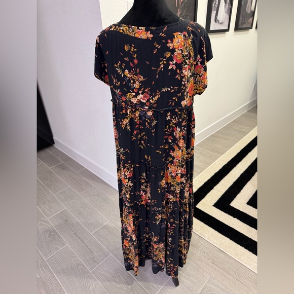 NATURAL LIFE Berkley Black Floral Tiered Maxi Dress Size Medium GUC - Picture 3 of 5